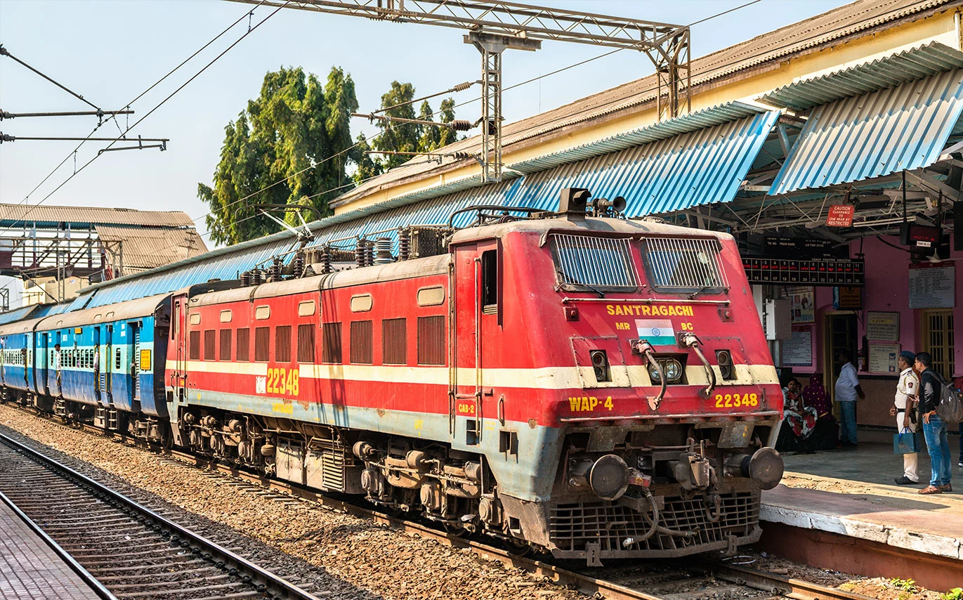 /2022/04/Indian-railways-increase-in-salary.webp